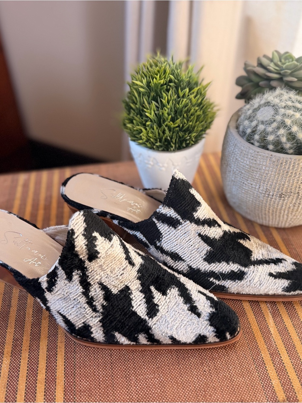 Slip-On Black & White Patterned Mules handmade imported from Turkey 🇹🇷